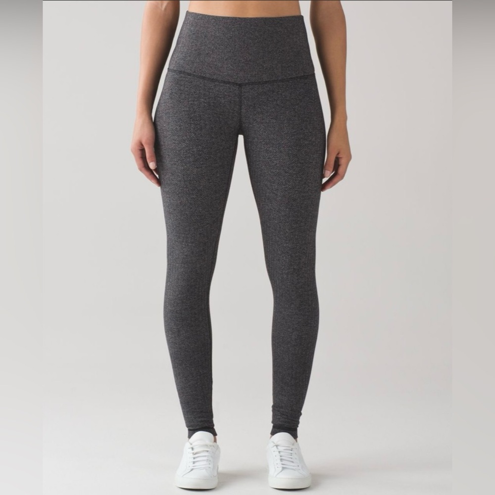 Lululemon Wunder Under Leggings - Size 4 - Tall 32” - High-Rise
